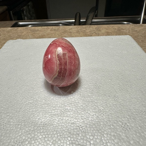 Vintage Rhodochrosite Egg weighing 141 grams - Picture 4 of 7